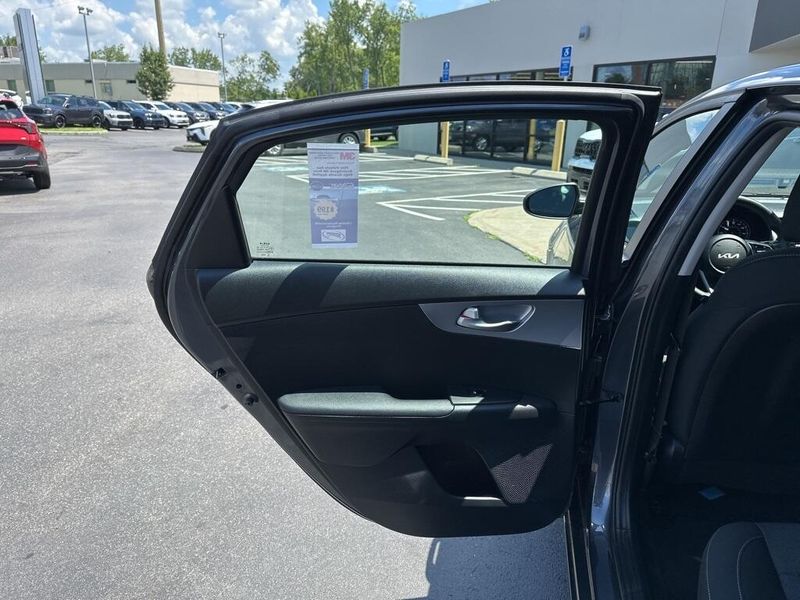Used 2022 Kia Forte LXSImage 21