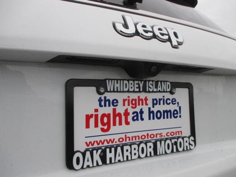 Used 2024 Jeep Compass LimitedImage 11