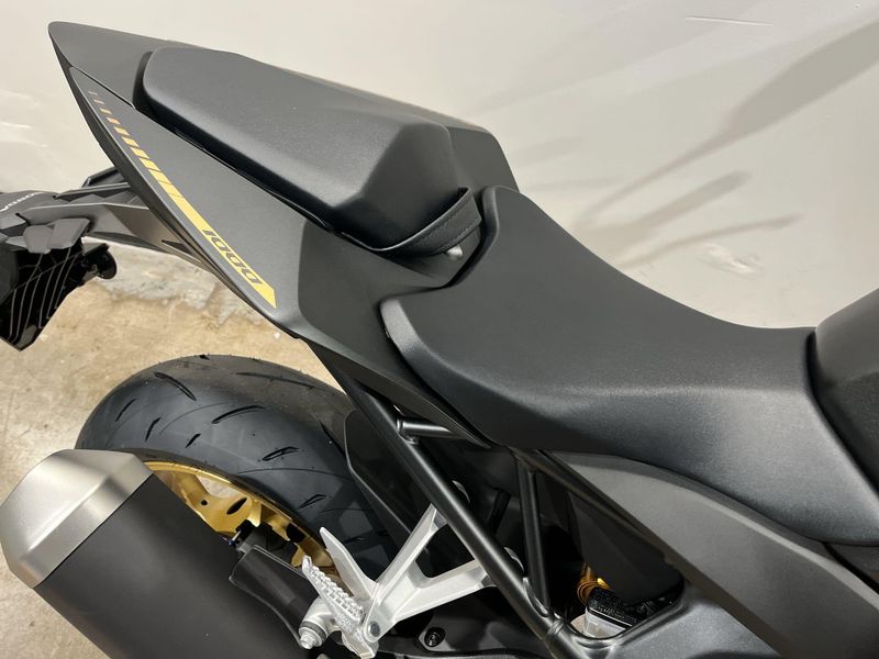 New 2025 Honda CB1000 HORNET SP Image 17