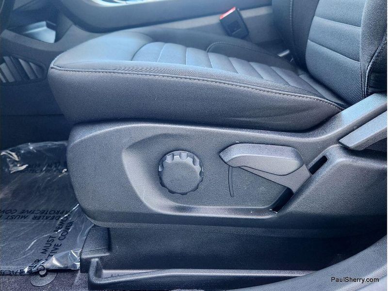 Used 2024 Ford Edge SE
