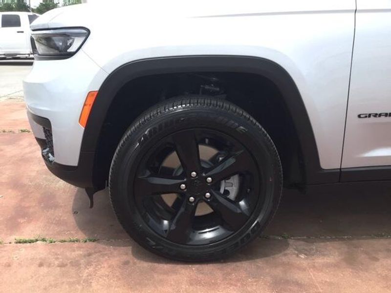 2025 Jeep Grand Cherokee L Altitude 4x2Image 21