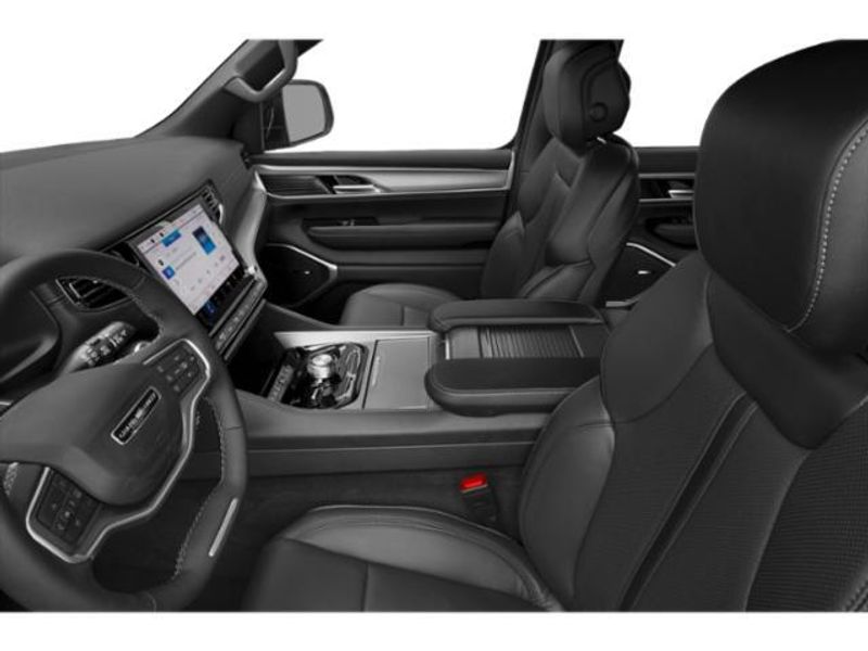 2026 Jeep Grand Wagoneer Summit Reserve 4x4Image 8