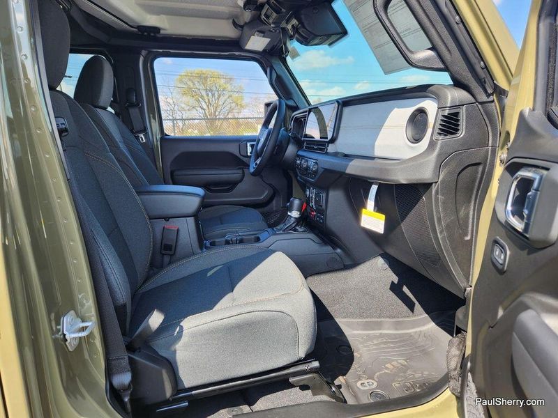 New 2025 Jeep Gladiator Willys 4x4