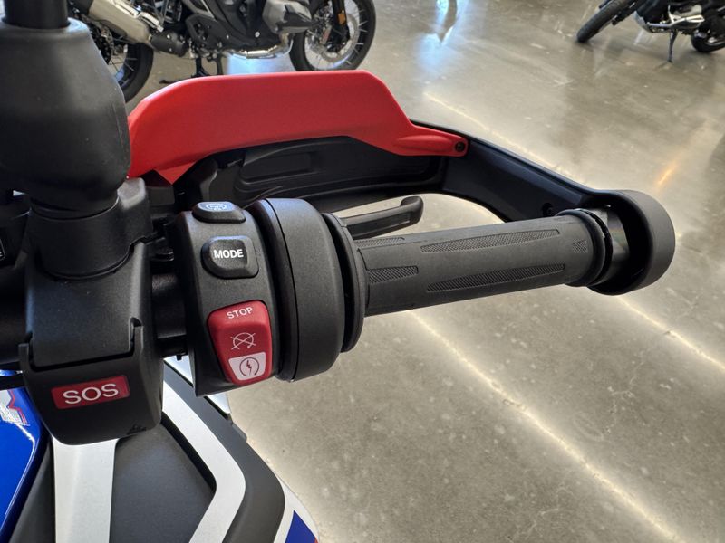 2025 BMW R 1300 GS Adventure - TROPHY - RACING BLUE METALLIC 