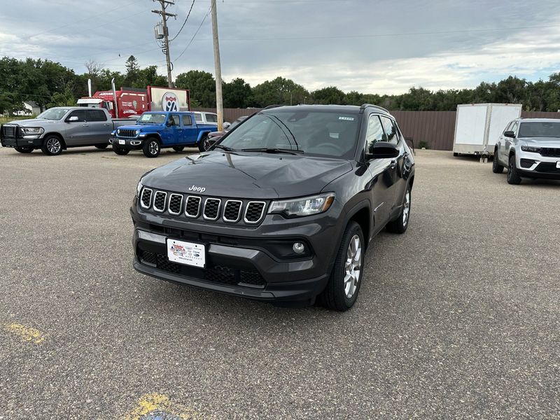 2024 Jeep Compass Latitude Lux 4x4Image 4