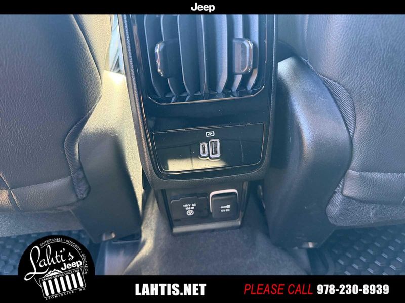 2022 Jeep Compass Latitude photo 25
