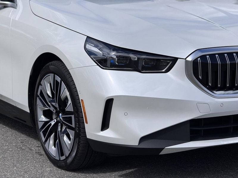 2024 BMW 5 Series 530iImage 11
