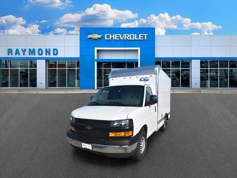 New 2026 Chevrolet Express 3500 Work VanImage 8