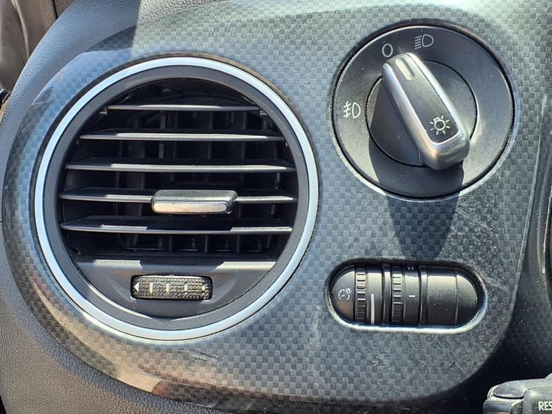 2014 Volkswagen Beetle 2.0T R-LineImage 20