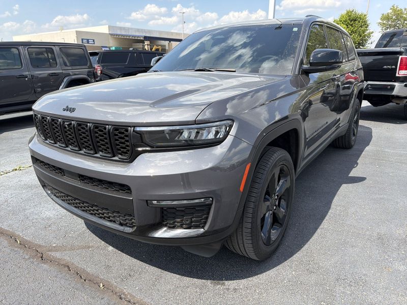 Used 2024 Jeep Grand Cherokee L LimitedImage 1