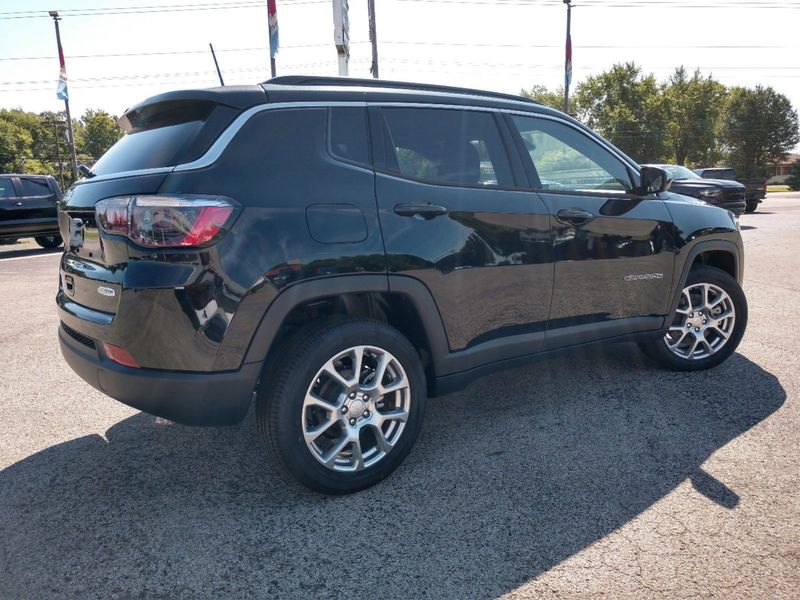 2023 Jeep Compass Latitude Lux 4x4Image 4