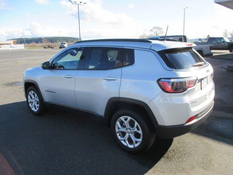 Used 2024 Jeep Compass LatitudeImage 13