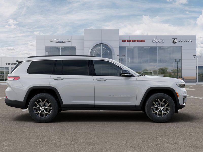 New 2025 Jeep Grand Cherokee L Limited 4x4Image 28