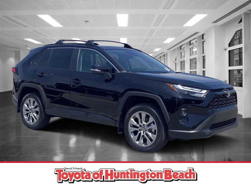 2025 Toyota RAV4 XLE PremiumImage 1