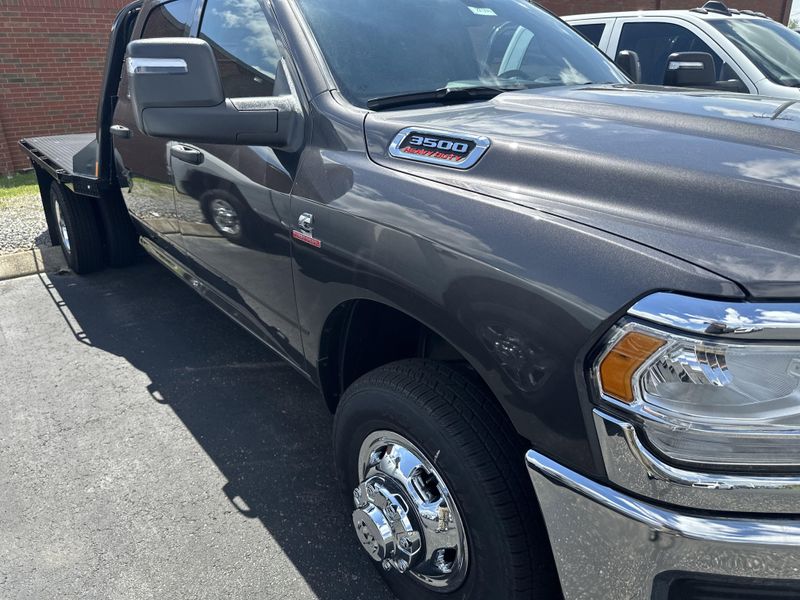 2024 RAM 3500 Tradesman Crew Cab Chassis 4x4 60