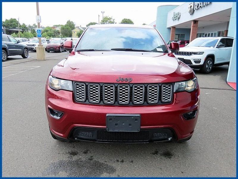 2021 Jeep Grand Cherokee Laredo XImage 3