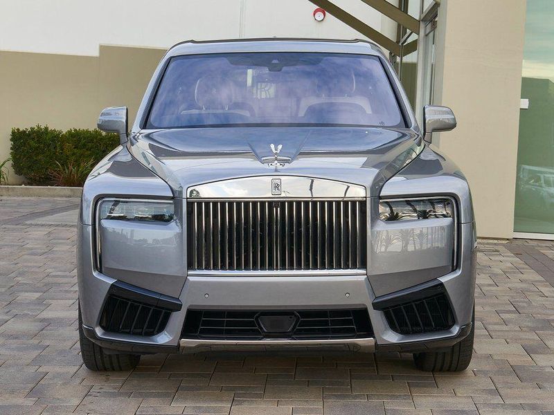 New 2026 Rolls-Royce Cullinan Image 7