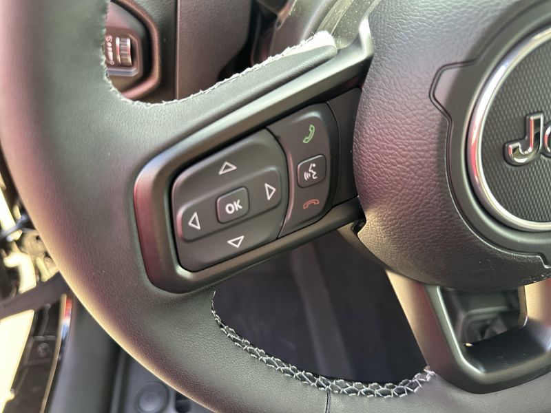 New 2025 Jeep Wrangler 4-door Sport SImage 21