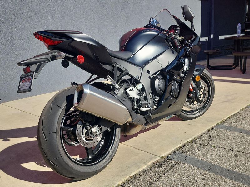 Used 2025 Kawasaki NINJA ZX-10 Image 12