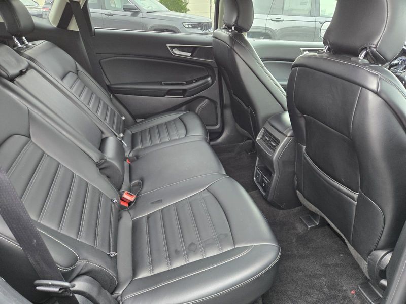Used 2019 Ford Edge SEL FWD