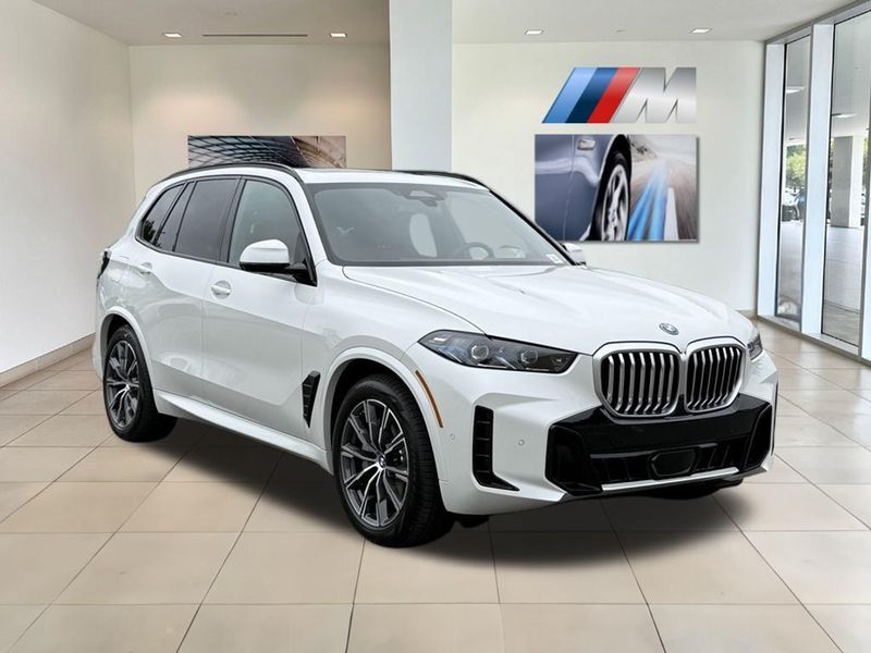 2026 BMW X5 xDrive50eImage 4