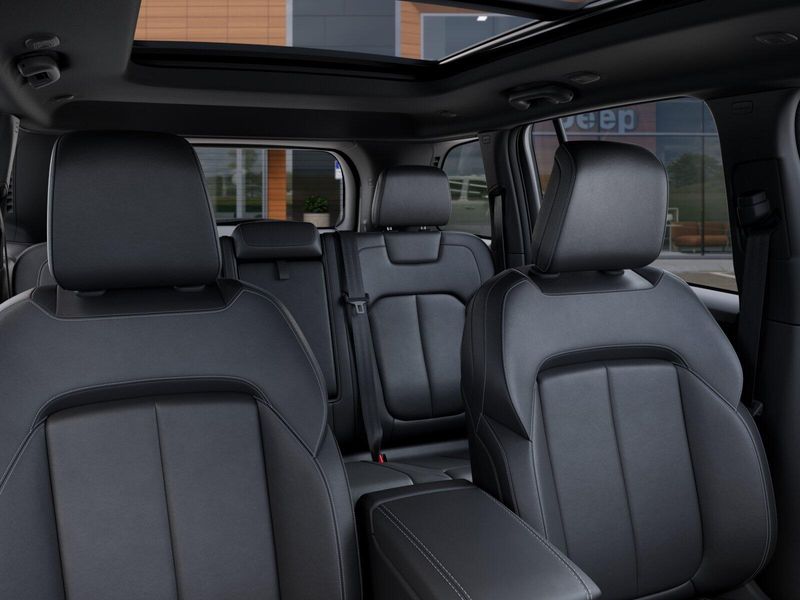 New 2026 Jeep Grand Cherokee Limited 4x4Image 52