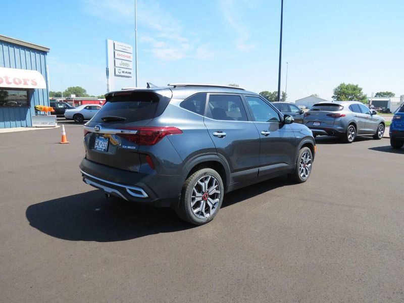 2021 Kia Seltos SX Turbo AWD 4dr SUV in a Gray exterior color and Blackinterior. Militello Motors ​507-200-4344 militellomotors.net 