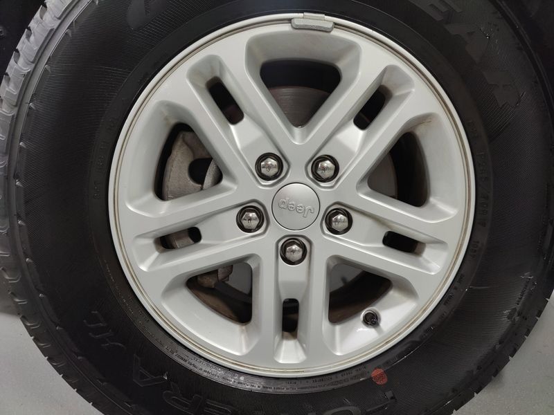 Used 2024 Jeep Grand Cherokee Laredo Luxury Tech V6 4X4Image 24