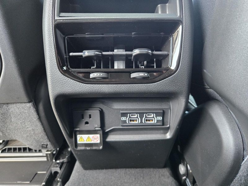 New 2026 Jeep Grand Cherokee Laredo X 4x4