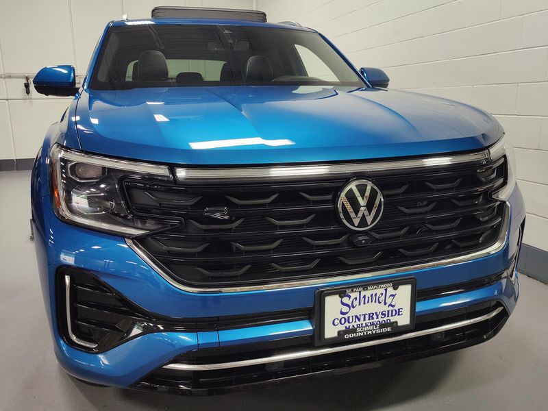 Used 2025 Volkswagen Atlas Cross Sport SEL Premium R-Line AWDImage 2
