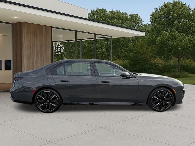 Used 2025 BMW 7 Series 760i xDriveImage 7