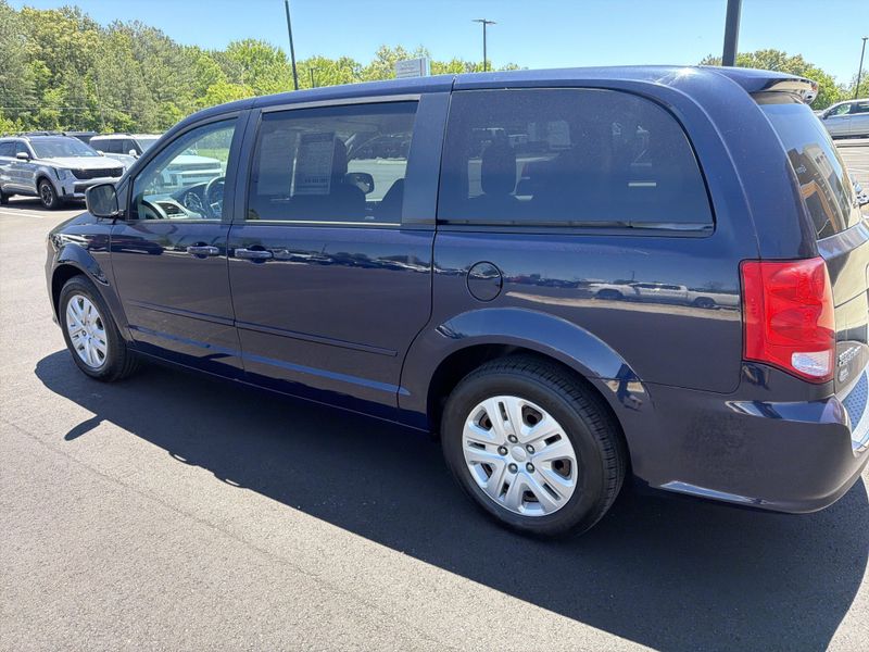 Used 2016 Dodge Grand Caravan SEImage 17