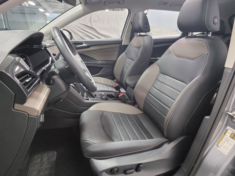 Used 2024 Volkswagen Taos SEL AWD w/Sunroof/NavImage 16