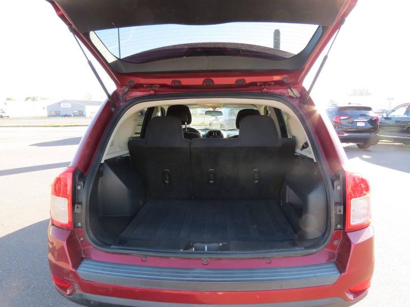 Used 2011 Jeep Compass Latitude 4x4 4dr SUVImage 17