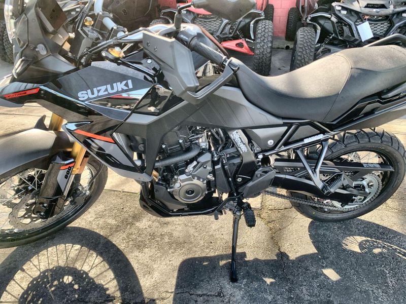 New 2025 Suzuki V-STROM 800DE Image 12