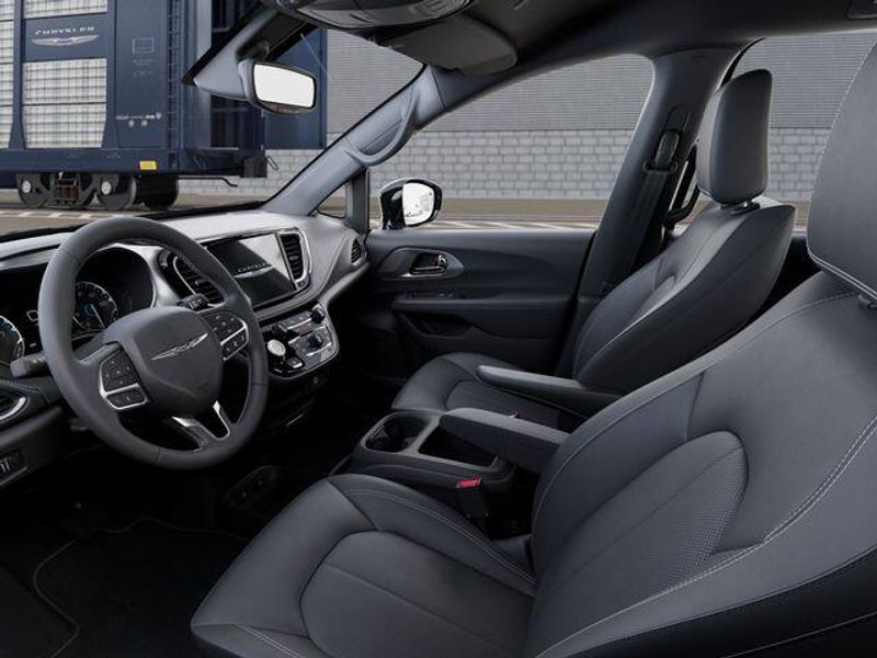 New 2026 Chrysler Pacifica SelectImage 22