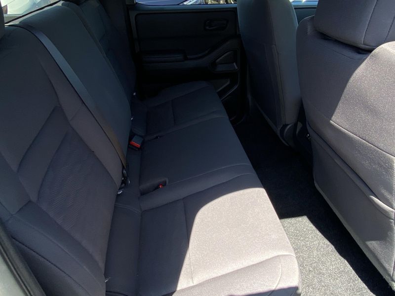Used 2025 Nissan Frontier SImage 12