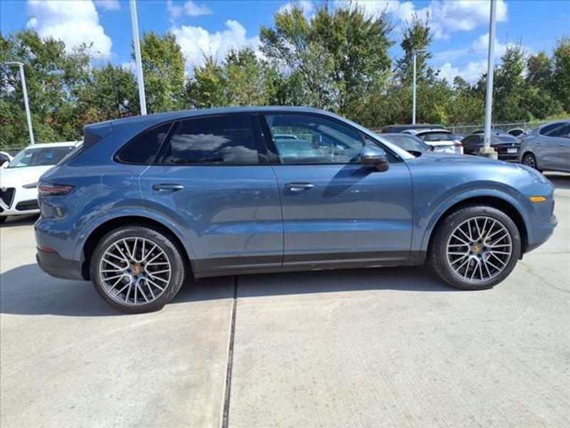 2019 Porsche Cayenne BaseImage 9