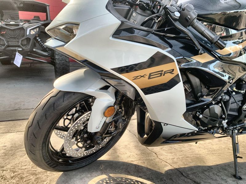 New 2026 Kawasaki NINJA ZX-6R ABS Image 12