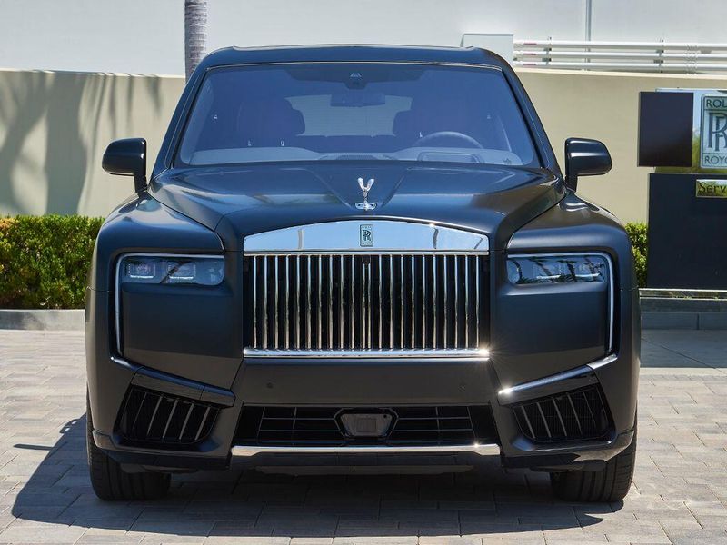 New 2027 Rolls-Royce Cullinan Image 7