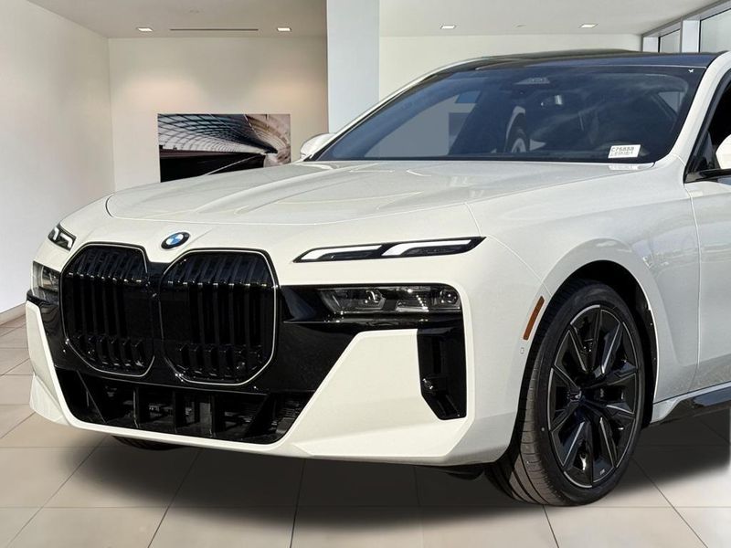 2025 BMW 7 Series 760i xDriveImage 10