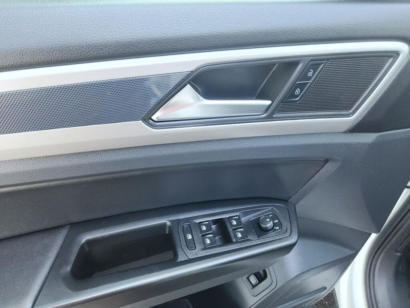 Used 2021 Volkswagen Atlas 3.6L V6 SE w/Technology R-Line