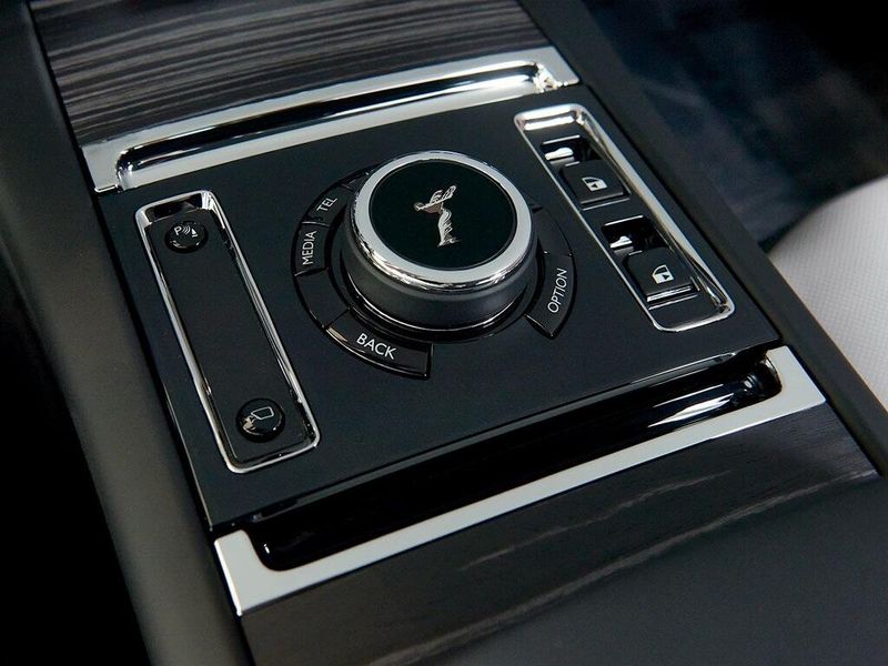 2025 Rolls-Royce Spectre Image 14
