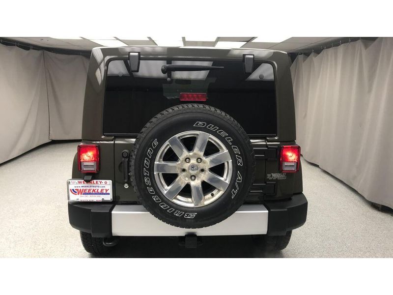 Used 2015 Jeep Wrangler JK Unlimited SaharaImage 13