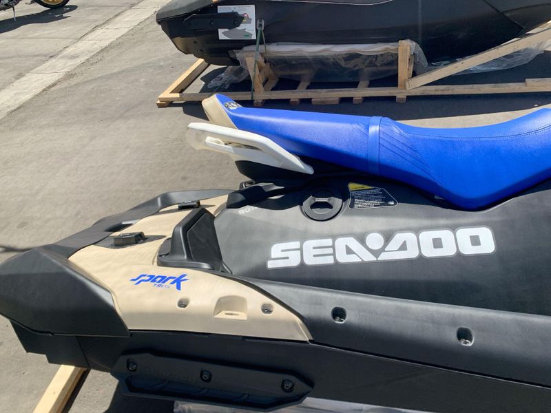 New 2025 Sea-Doo SPARK FOR 3 90 TRIXX Image 11