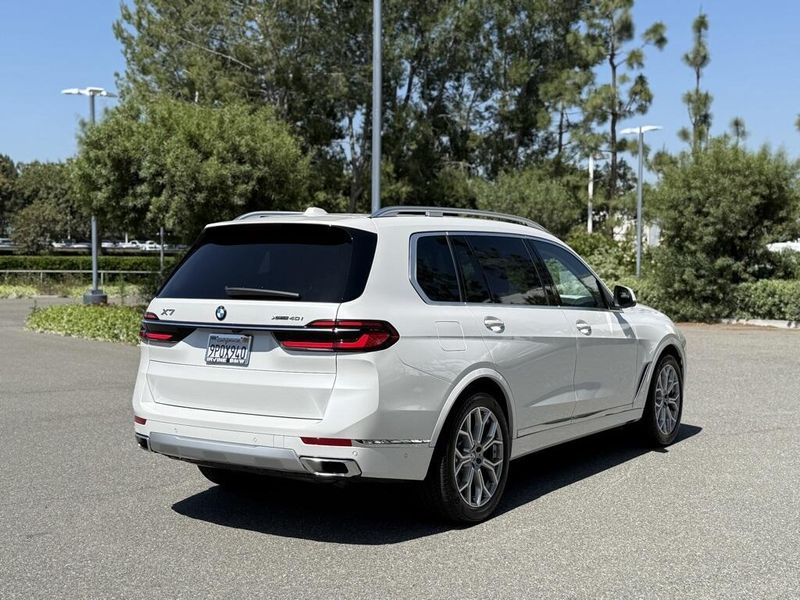 2025 BMW X7 xDrive40iImage 6