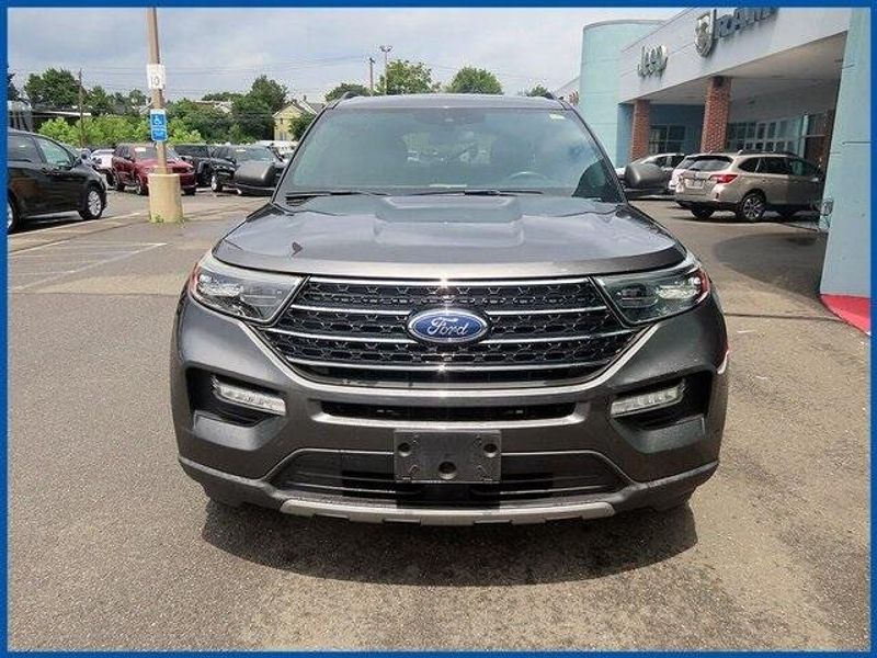 2020 Ford Explorer XLTImage 3