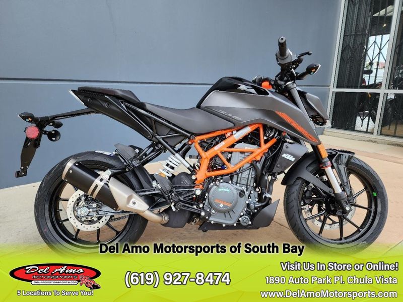 2023 KTM 390 DUKE  in a GREY exterior color. Del Amo Motorsports of South Bay (619) 547-1937 delamomotorsports.com 