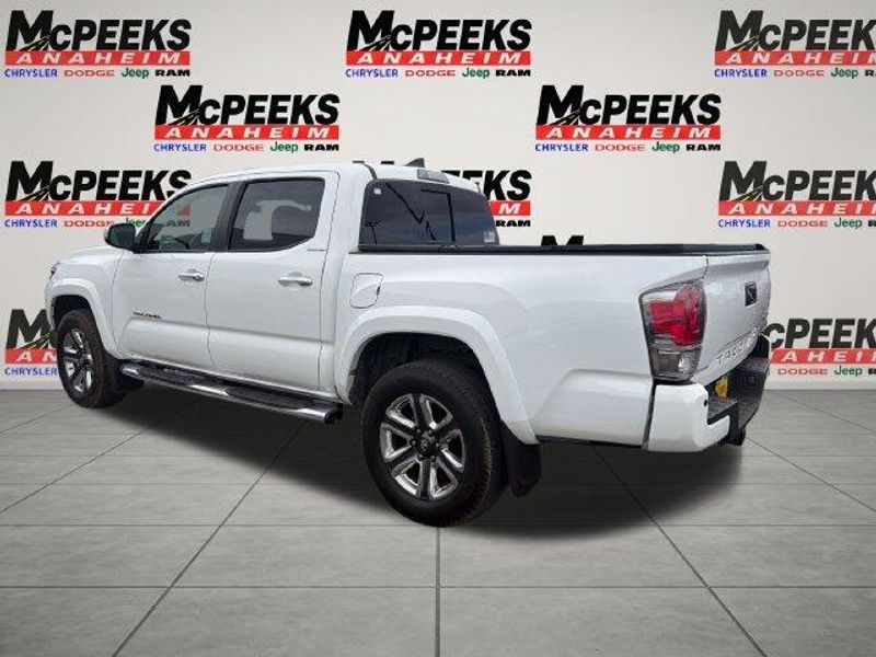 Used 2017 Toyota Tacoma LimitedImage 3