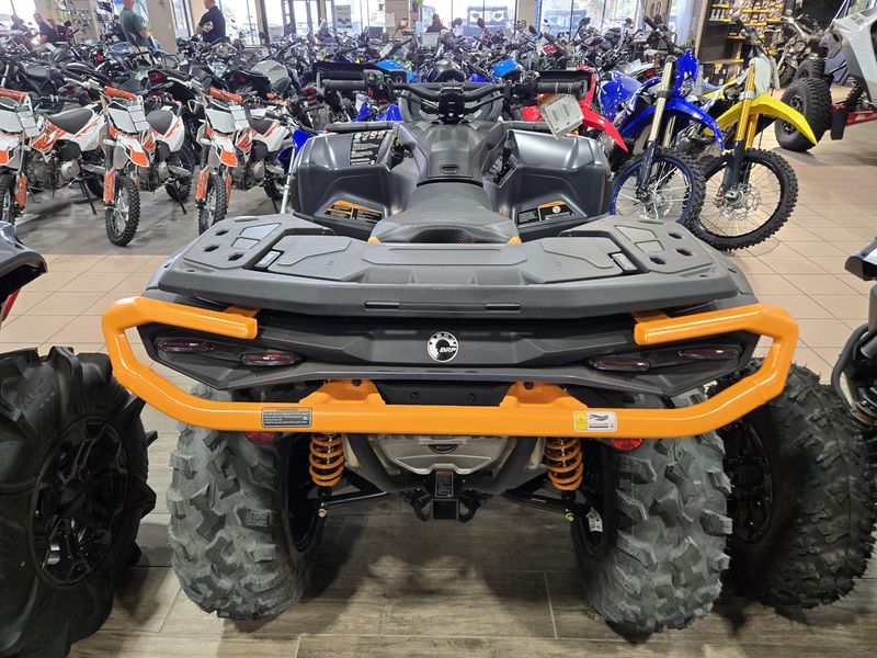 New 2025 Can-Am OUTLANDER XTP 1000R MINERAL GREY AND ORANGE CRUSH Image 9